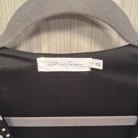 All in Favor - wrap tie dress - Picture 2 of 6